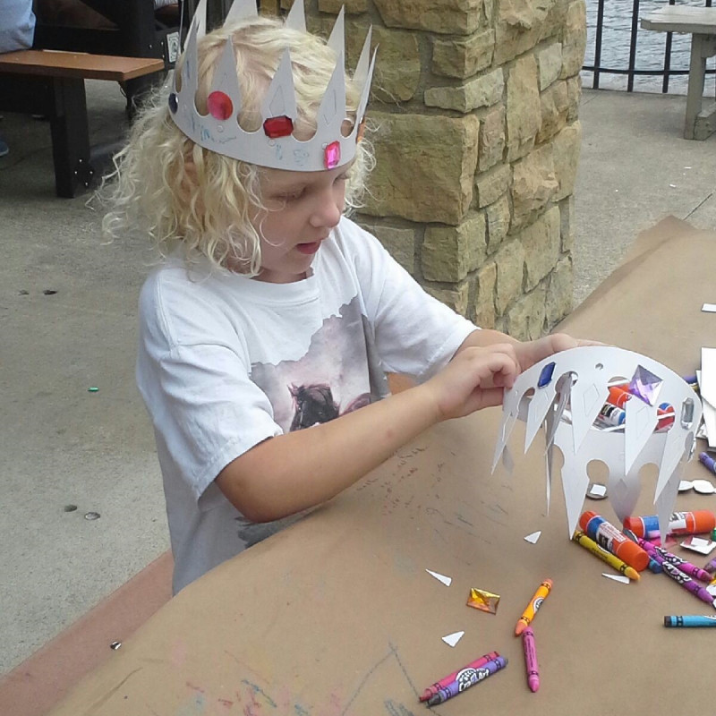 Kids enjoyed making crowns at the arts and crafts station!